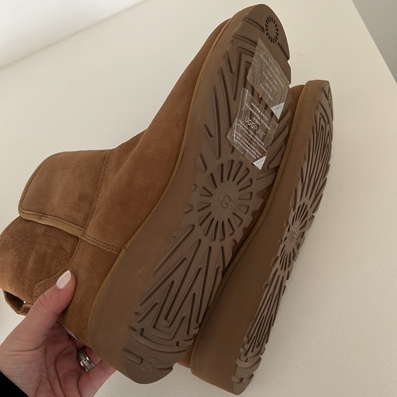 NEW Uggs Kristin Wedge Boot Size 10 - Picture 3 of 5